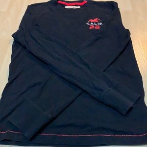 Hollister Long Sleeve T-Shirt - SIZE M